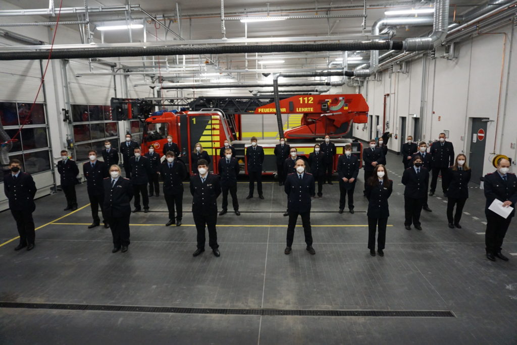 Feuerwehr Lehrte - 20210213 Befoerderungen 5