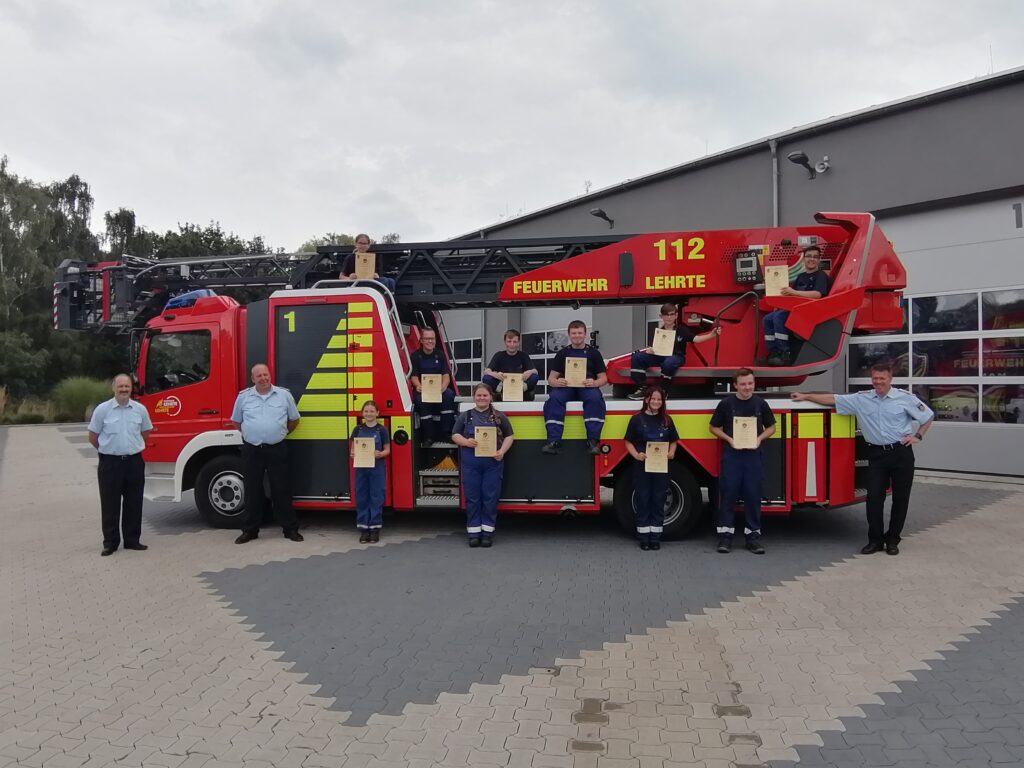 Feuerwehr Lehrte - 20210822 Gruppenfoto Jugendflamme