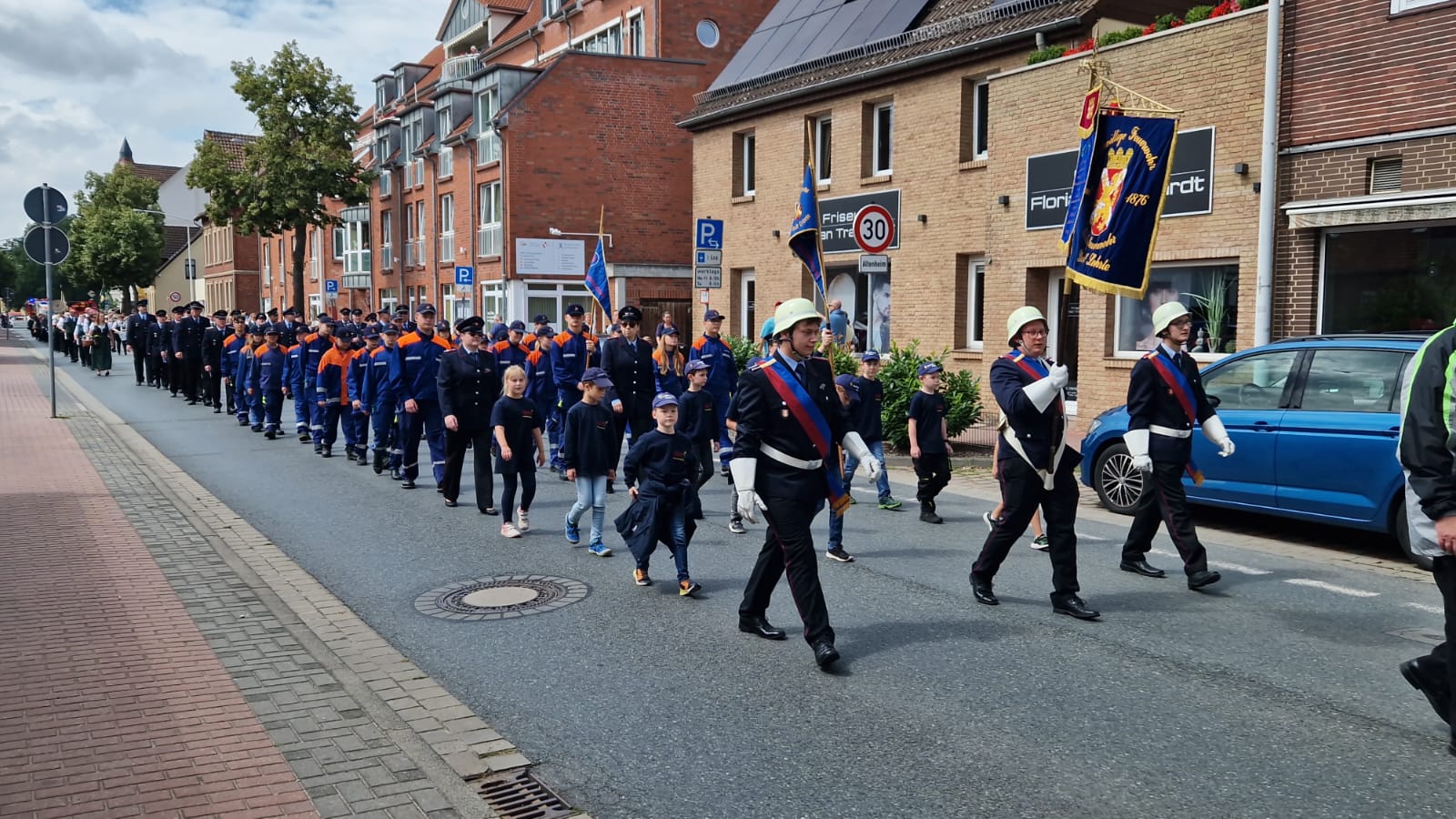 Feuerwehr Lehrte - 20230730 Festumzug