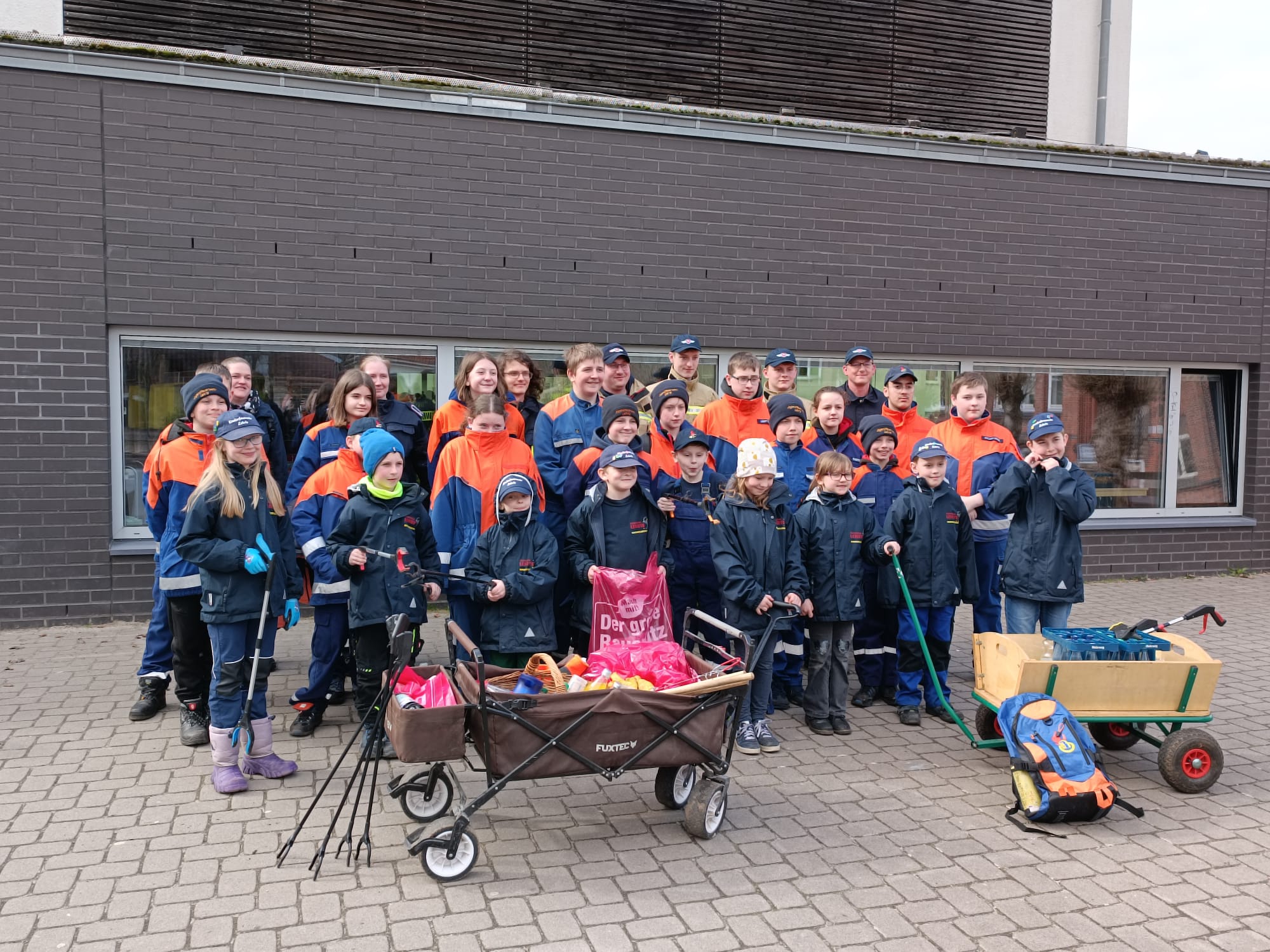 Feuerwehr Lehrte - 20240316 Muellsammelaktion KF 1