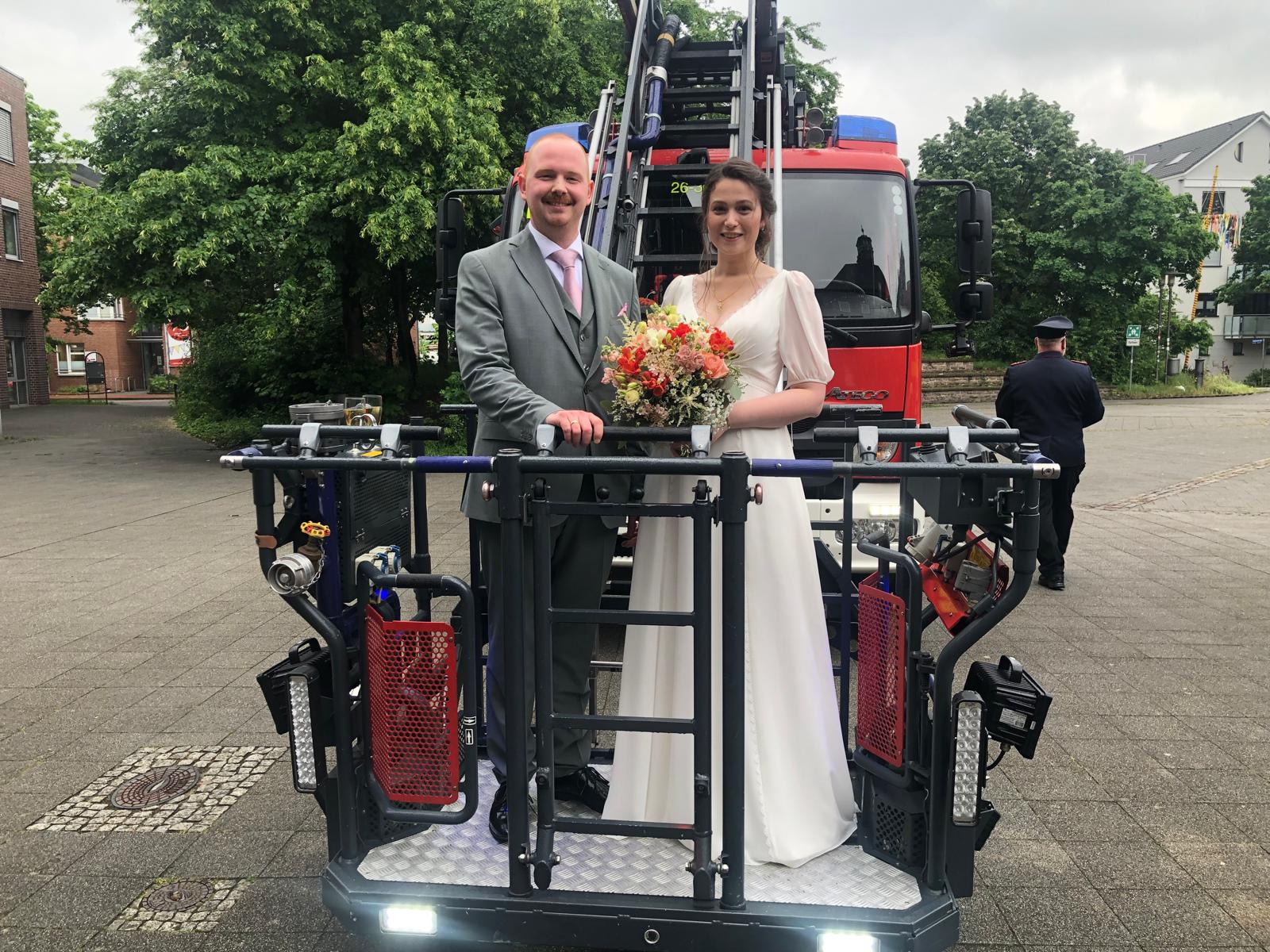 Feuerwehr Lehrte - 20240522 trauung johanna julian 1