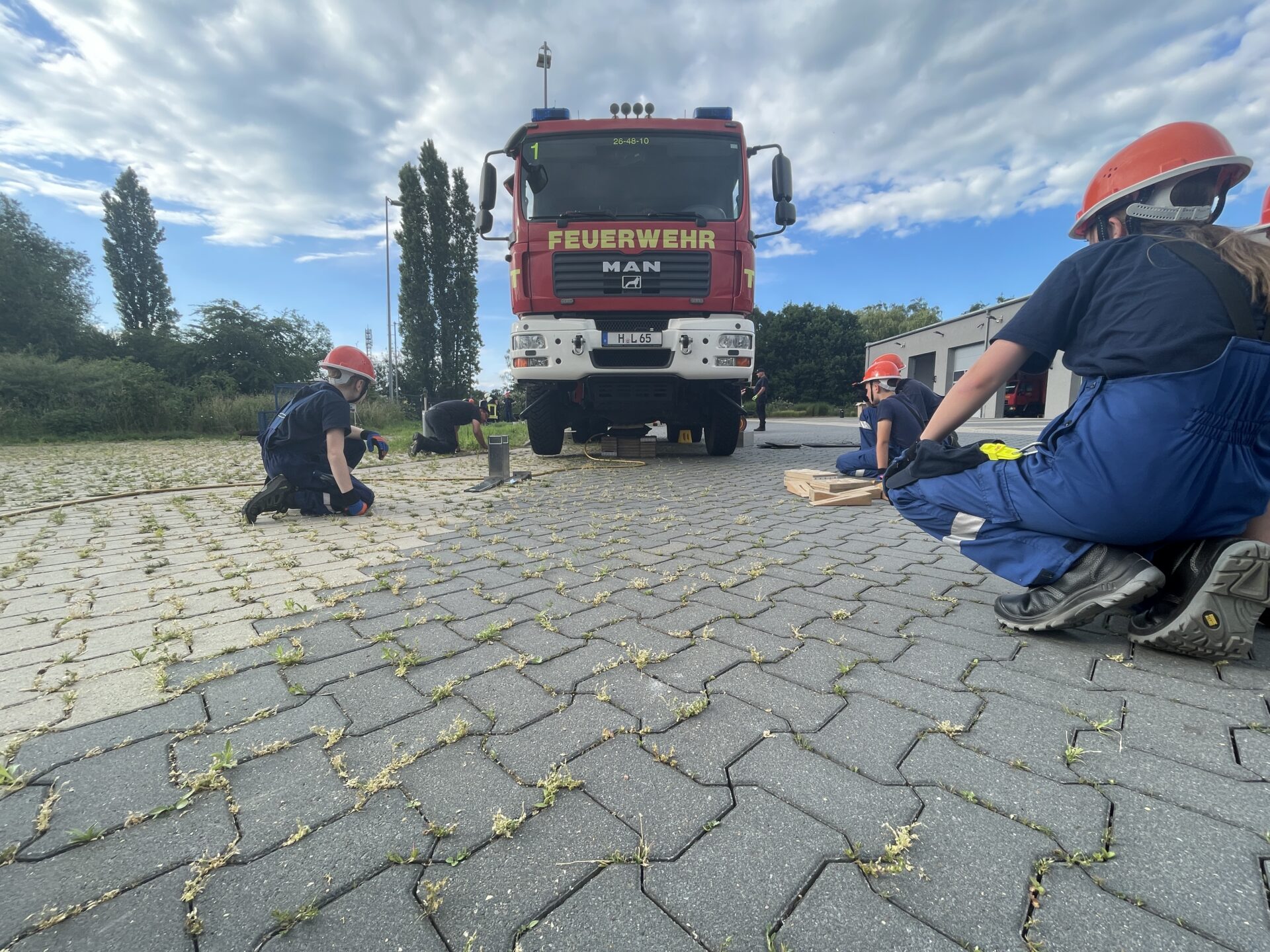 Feuerwehr Lehrte - 20240527 jf th 1