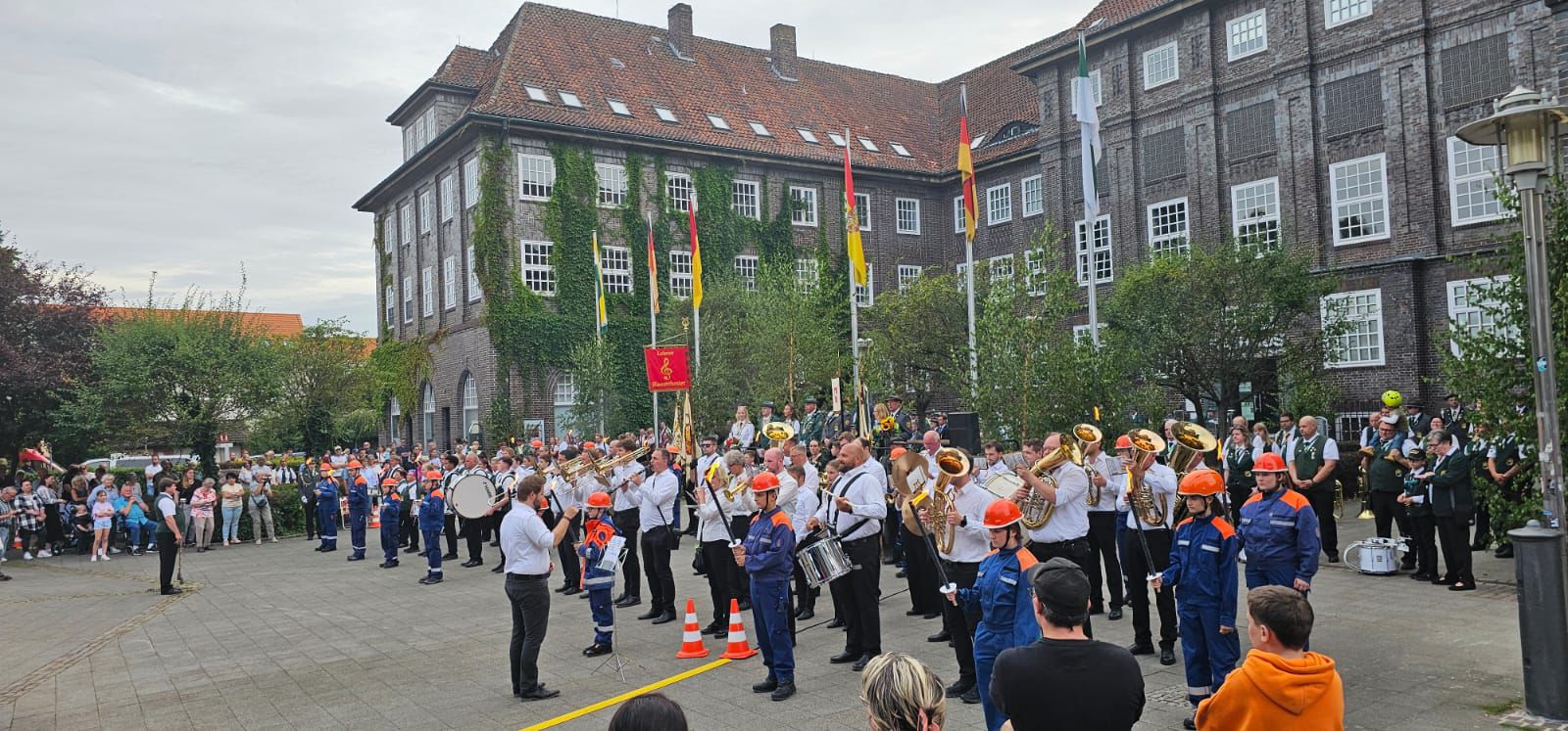 Feuerwehr Lehrte - 20240725 jf zapfenstreich
