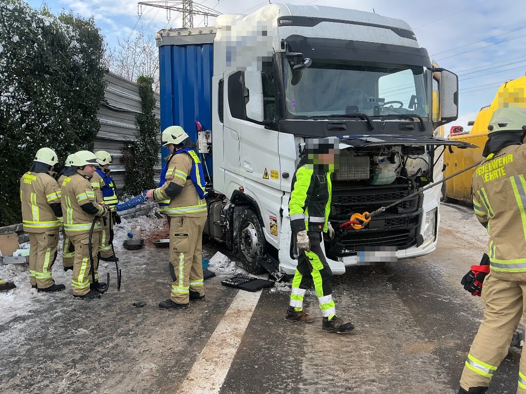Feuerwehr Lehrte - NJ10frSoGWSmCZTnIH3IS