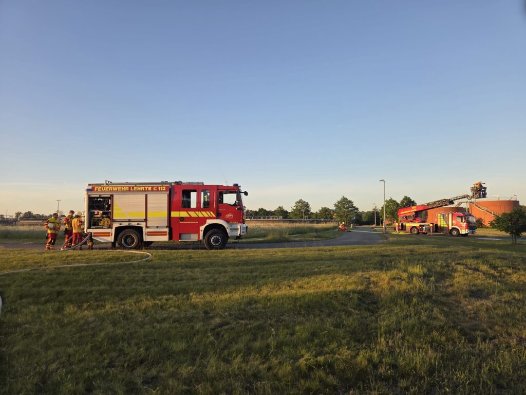 Feuerwehr Lehrte - 3d556c92 a0ed 43ee a559 49e45131db27
